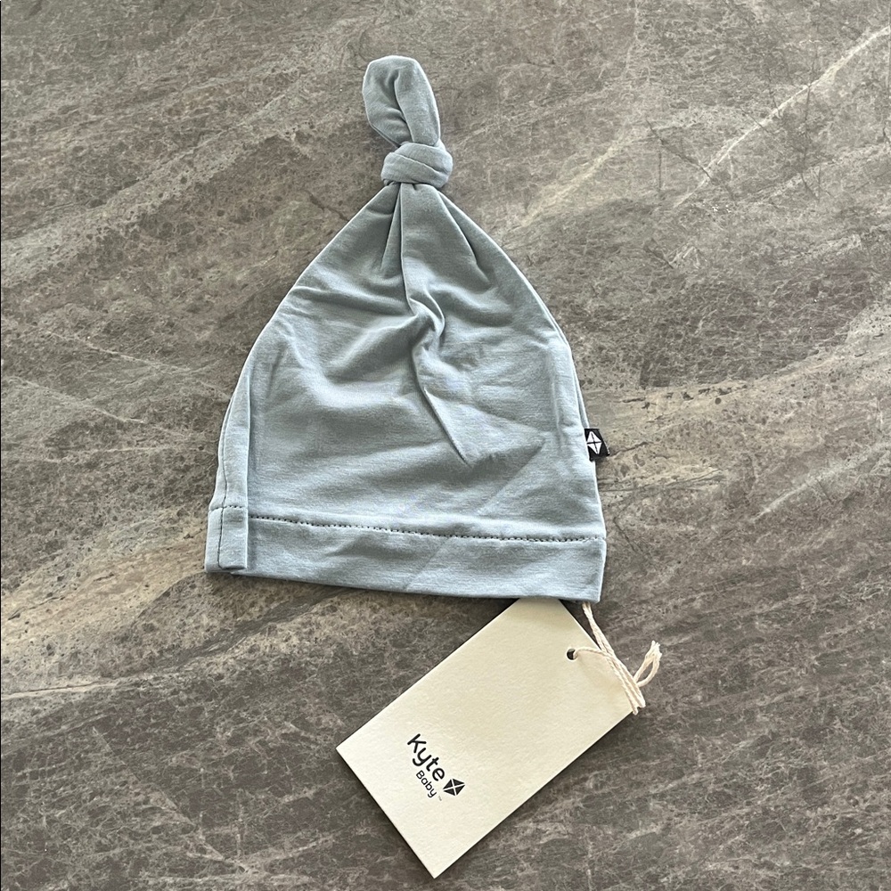 Kyte Baby Knotted Baby Hat Size 0-3 Month Colour Fog